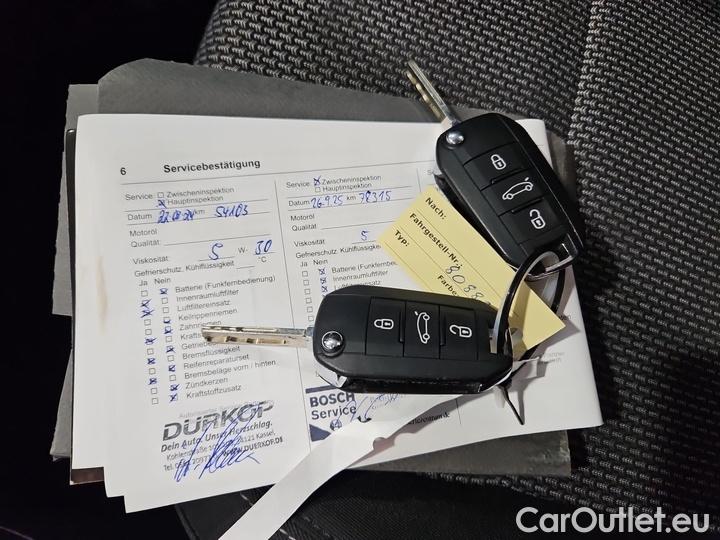 Opel   Grandland X 1.5 Diesel 96kW Business Edition Auto #12