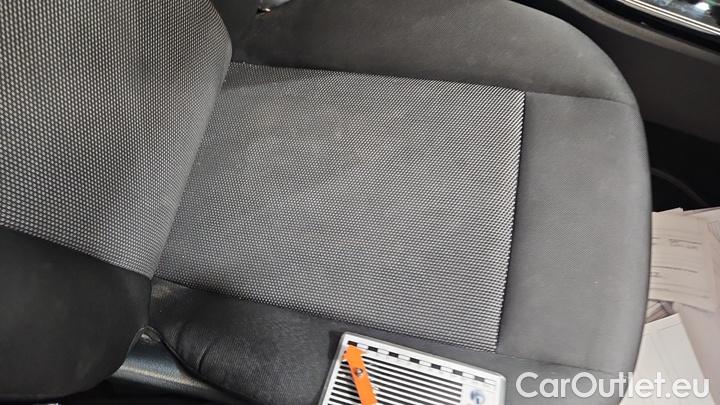 Mercedes  CLA-Klasse CLA 200 d #45