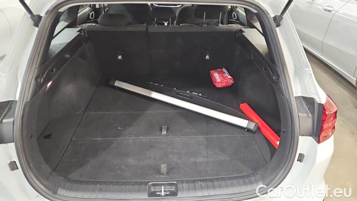 KIA  Cee'd 1.6 CRDi MHEV 100kW DCT Vision SW #8