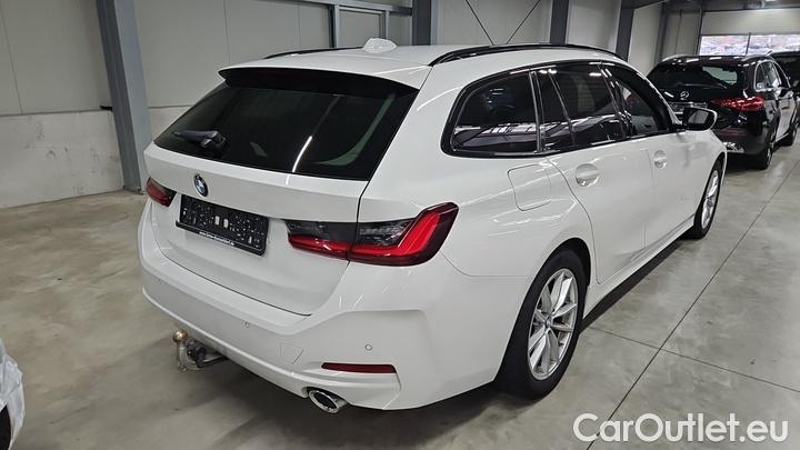 Bmw  Serie 3 320d xDrive Touring Automatic #4