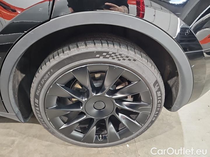 Tesla  Model Y Long Range Dual Motor AWD #25