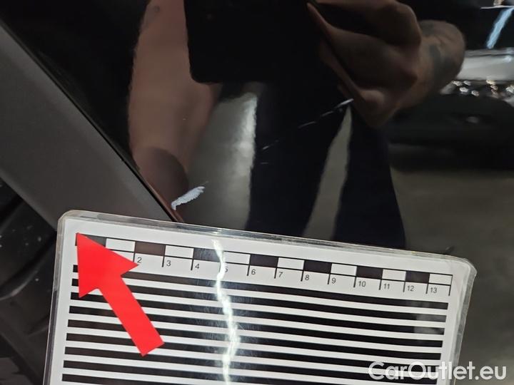 Tesla  Model Y Long Range Dual Motor AWD #32