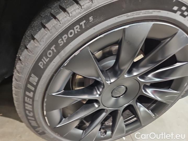 Tesla  Model Y Long Range Dual Motor AWD #34