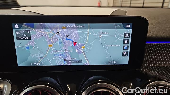 Mercedes  EQB  300 4MATIC #13