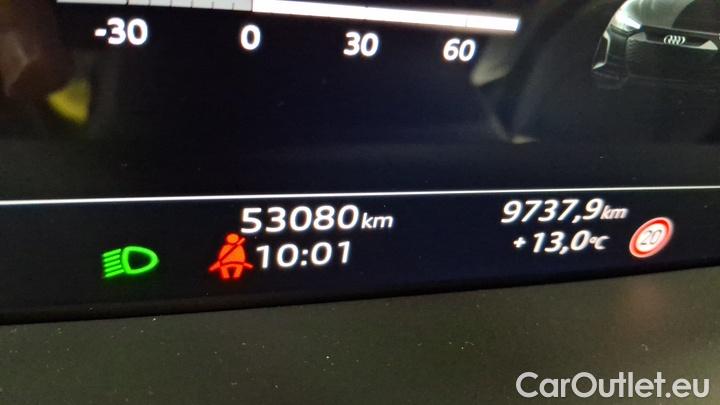 Audi  E-TRON quattro #9