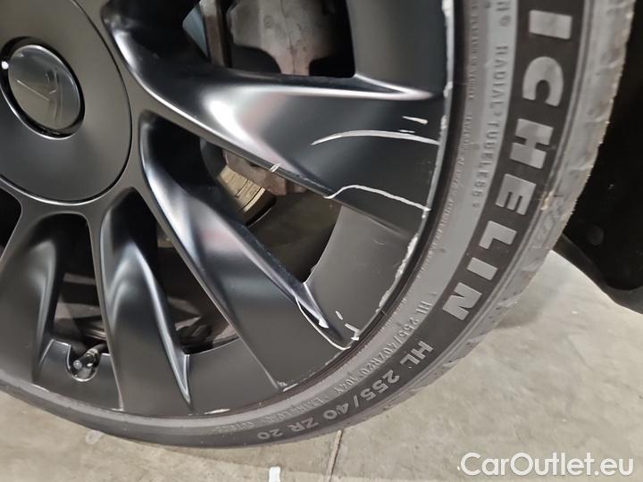 Tesla  Model Y Long Range Dual Motor AWD #33