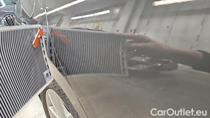 Volkswagen  Golf  2.0 TDI SCR Life Variant #42