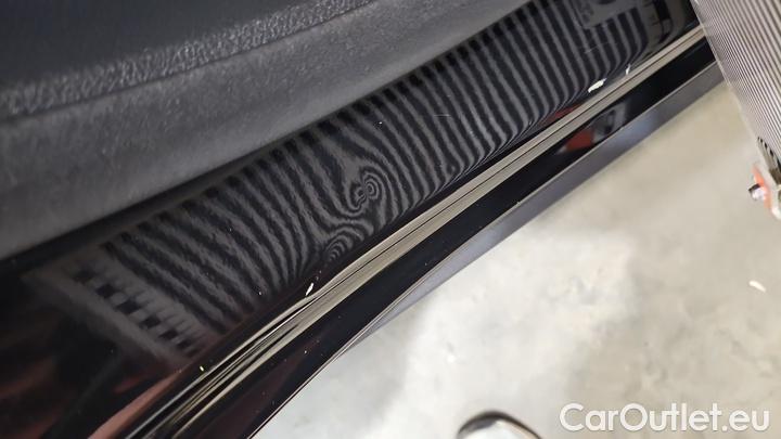 Mercedes  EQB  300 4MATIC #26