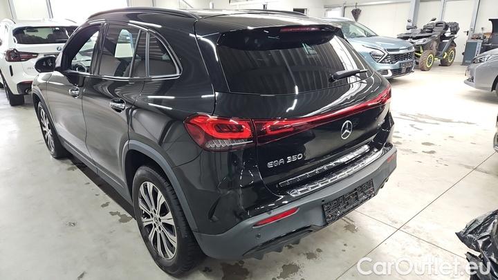 Mercedes  EQA  350 4MATIC #3