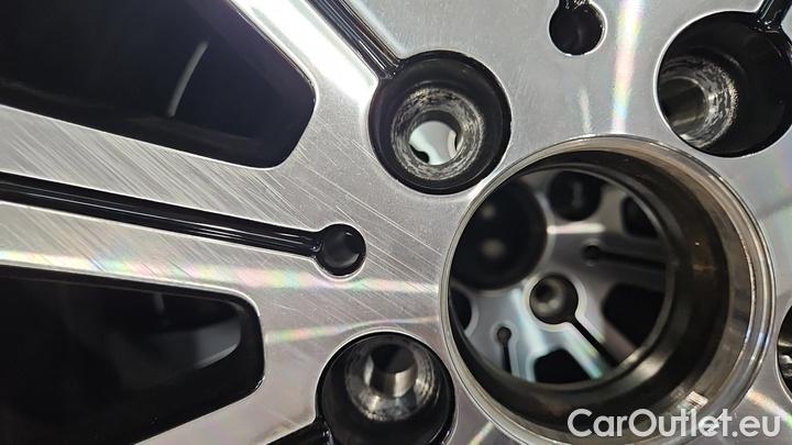 Mercedes  EQB  250 #21