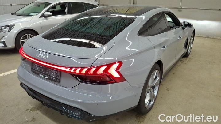 Audi  E-TRON quattro #4