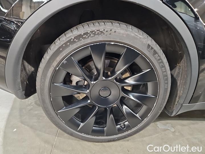 Tesla  Model Y Long Range Dual Motor AWD #10