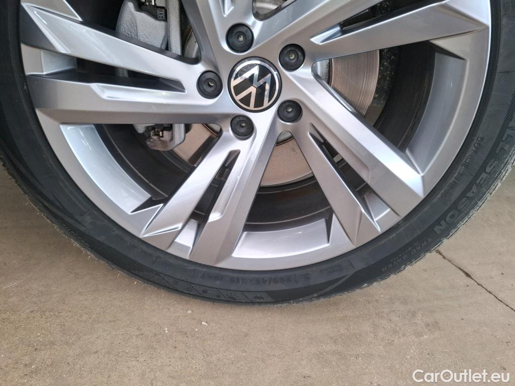 Volkswagen  Tiguan VOLKSWAGEN  / 2020 / 5P / SUV 1.4 eHybrid 245 DSG6 R-Line #16