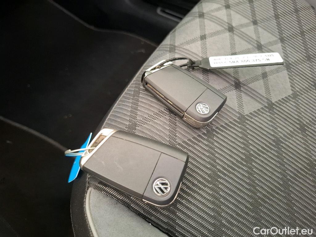 Volkswagen  Tiguan VOLKSWAGEN  / 2020 / 5P / SUV 1.4 eHybrid 245 DSG6 R-Line #13