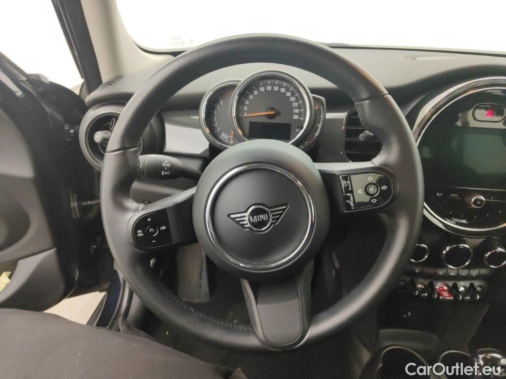 Mini  Cooper Mini 5 door One Aut. 5d #27