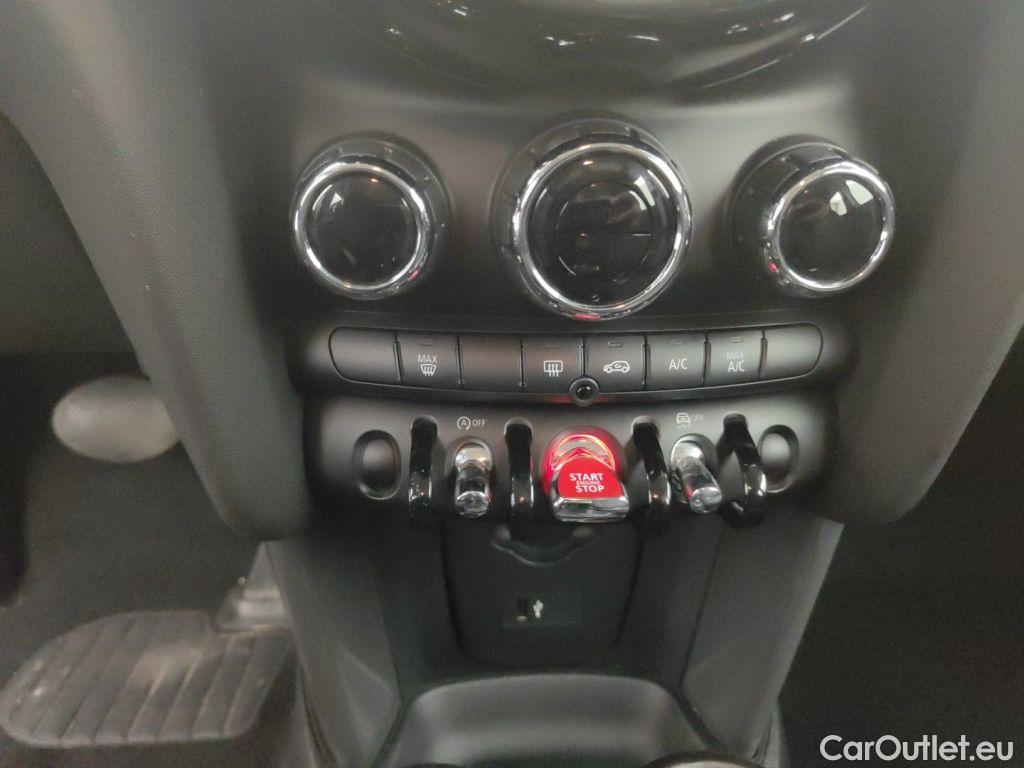 Mini  Cooper Mini 5 door One Aut. 5d #29