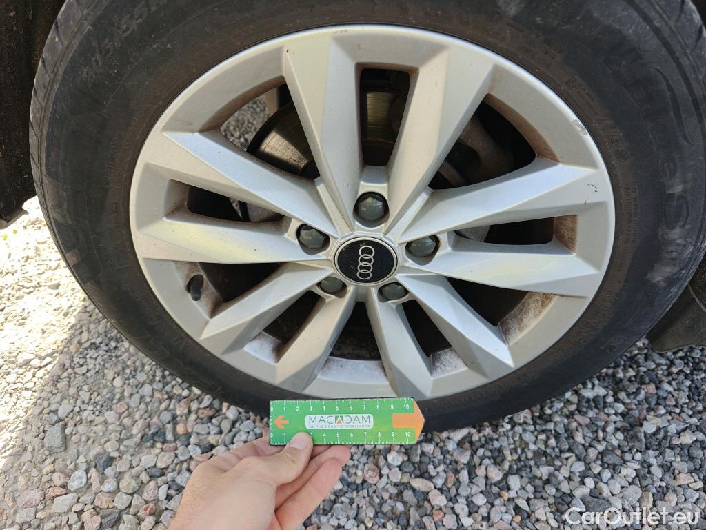  Audi  A3 AUDI  / 2020 / 5P / berlina con portón Sportback 30 TFSI 81kW (110CV) S tronic #32