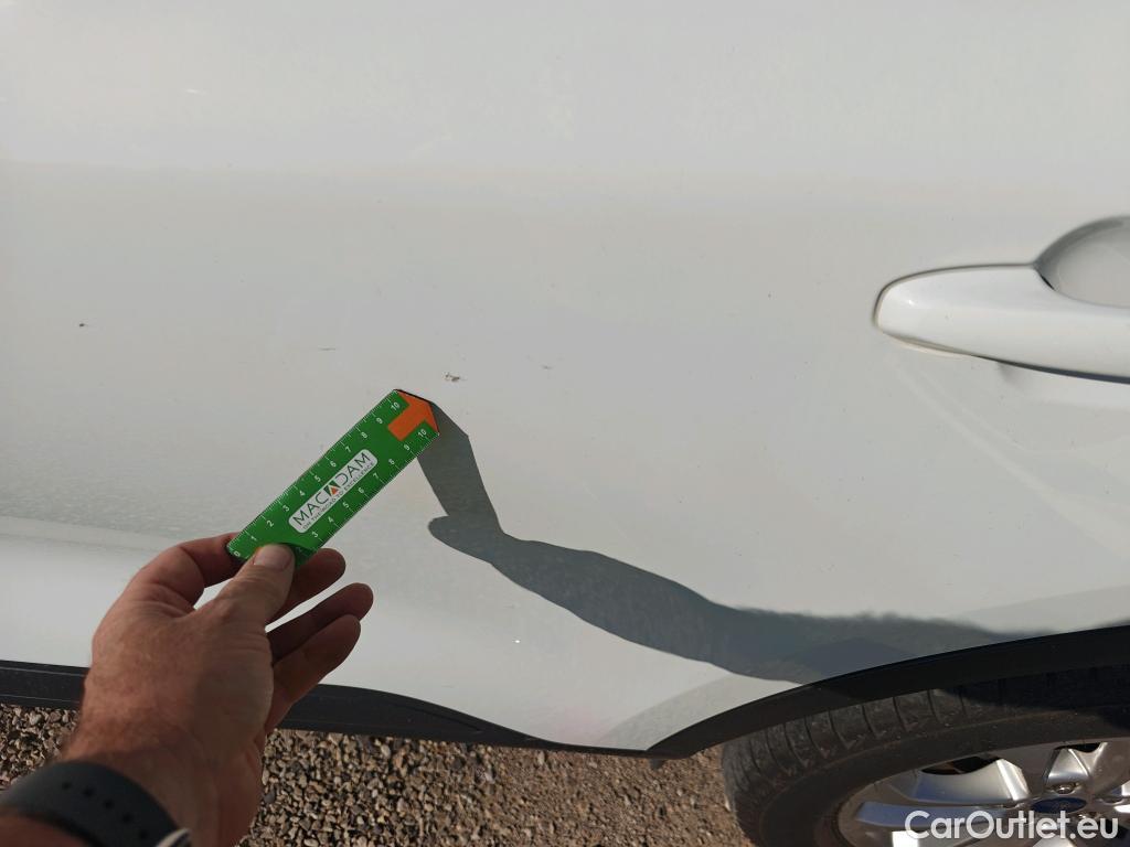  Ford  Kuga FORD  / 2019 / 5P / todoterreno Titanium 2.5 Duratec FHEV 140kW Auto #23