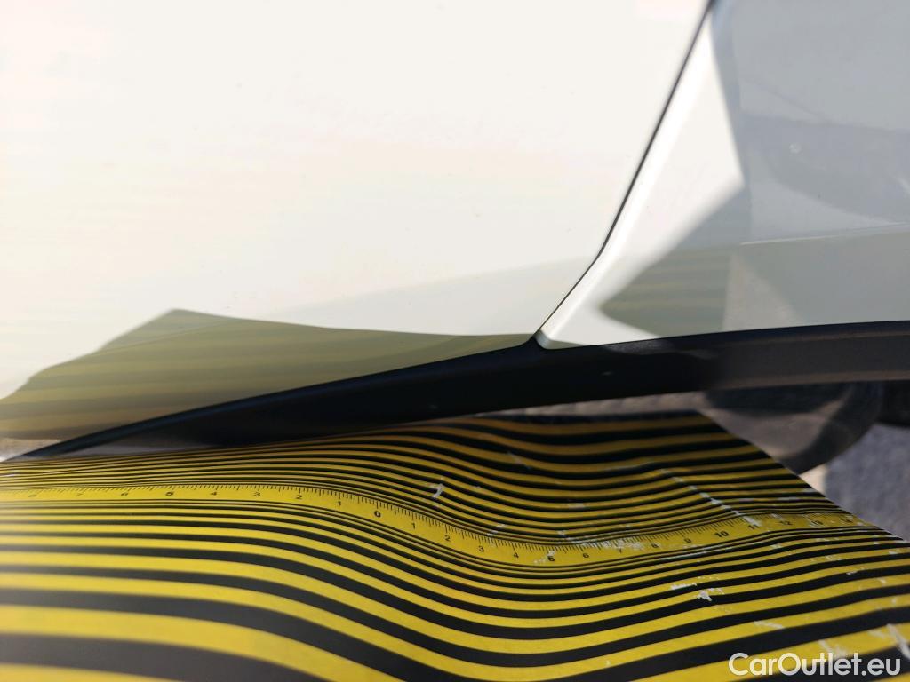  Ford  Kuga FORD  / 2019 / 5P / todoterreno Titanium 2.5 Duratec FHEV 140kW Auto #24