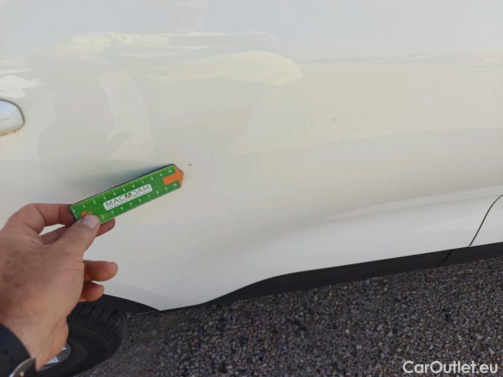  Ford  Kuga FORD  / 2019 / 5P / todoterreno Titanium 2.5 Duratec FHEV 140kW Auto #26