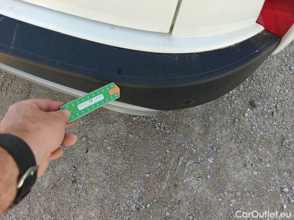  Ford  Kuga FORD  / 2019 / 5P / todoterreno Titanium 2.5 Duratec FHEV 140kW Auto #12