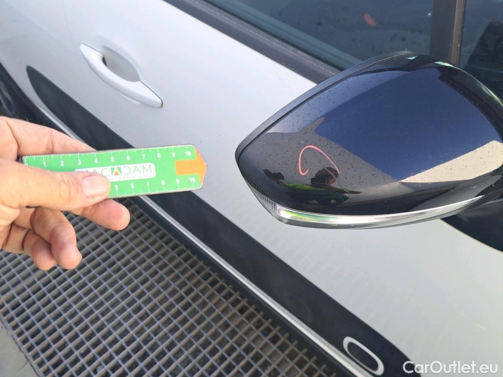  Citroen  C3 CITROEN  / 2016 / 5P / berlina con portón PureTech 60KW (83CV) FEEL #29