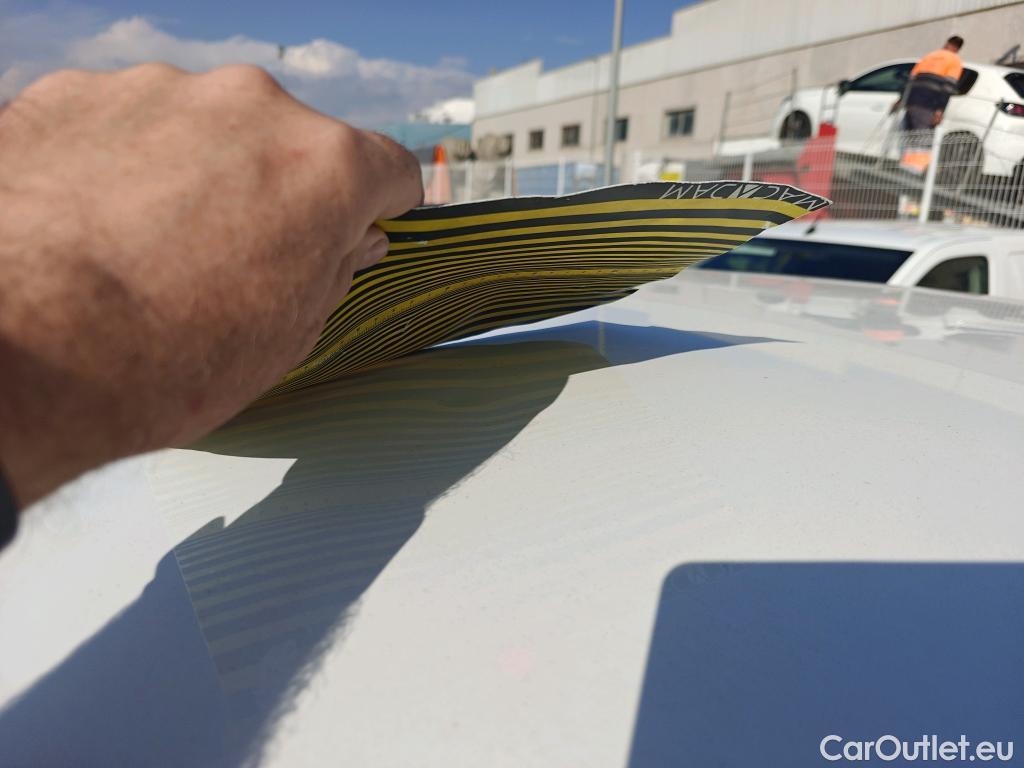  Ford  Kuga FORD  / 2019 / 5P / todoterreno Titanium 2.5 Duratec FHEV 140kW Auto #4