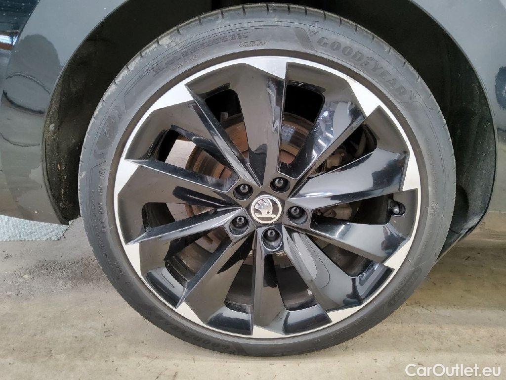 Skoda  Superb  Combi Sportline iV 1.4 TSI Hybrid 160KW AT6 E6d #122