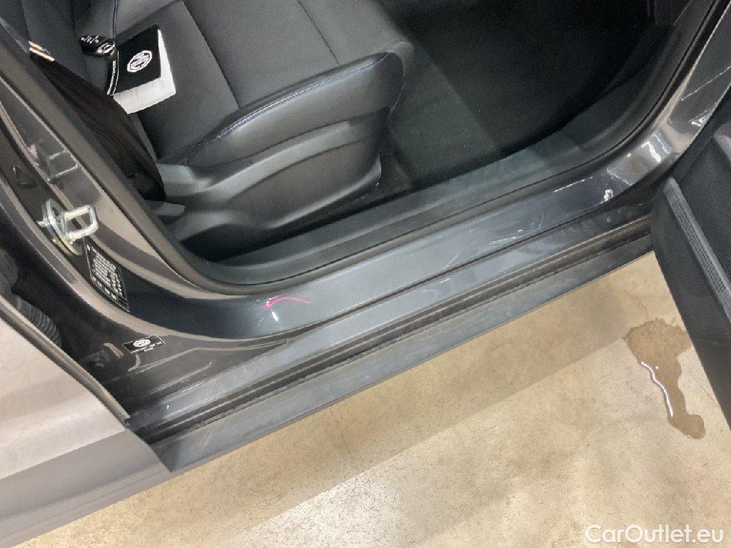 MG  4 MG MG Luxury 5d 150kW #40