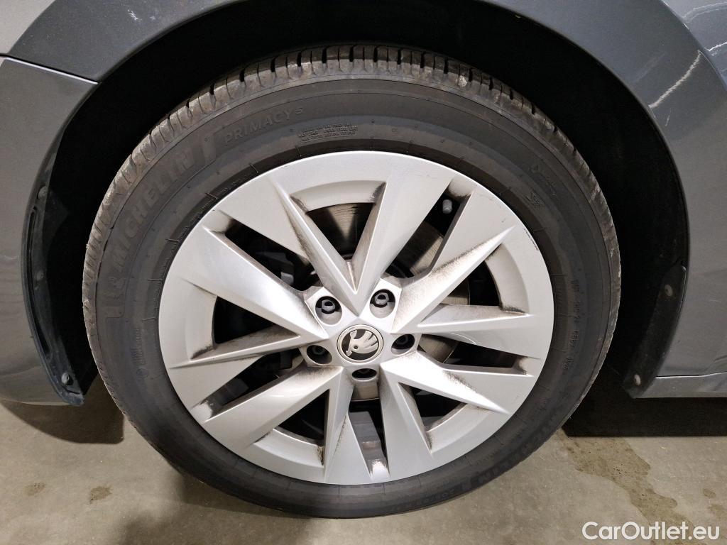Skoda  Octavia  Combi Style 2.0 TDI 110KW MT6 E6d #19