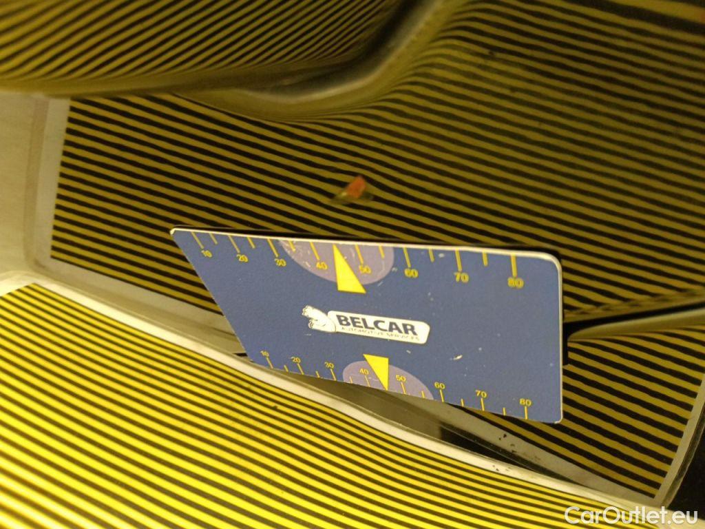 Audi  A4 AUDI  AVANT DIESEL - 2020 40 TDi 204hp Quattro Advanced S tronic 5d #37