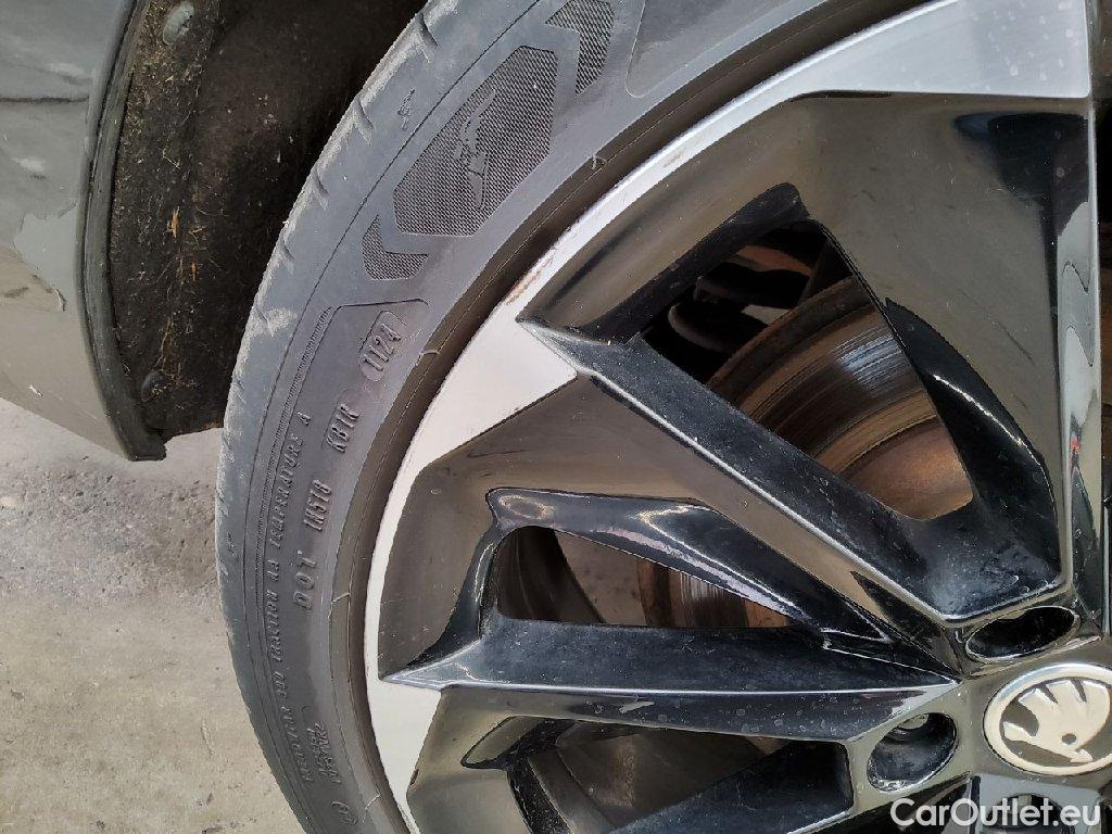 Skoda  Superb  Combi Sportline iV 1.4 TSI Hybrid 160KW AT6 E6d #126