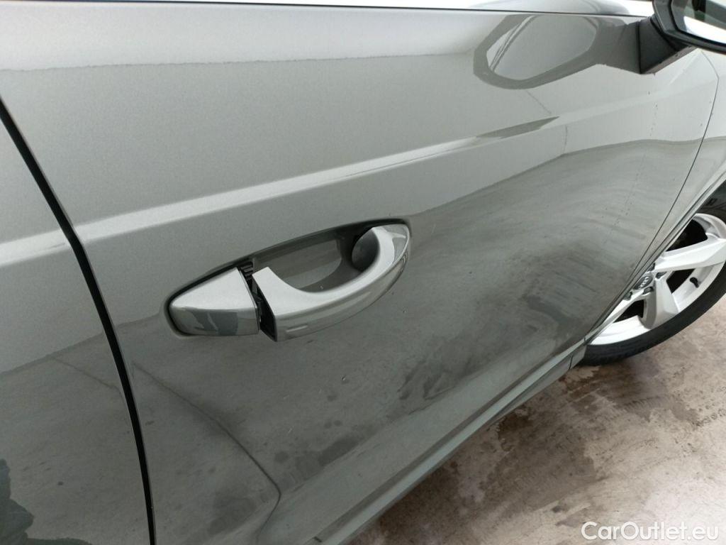 Audi  Q3 Audi  35 TDI S tronic Advanced Business Editio 5d #30