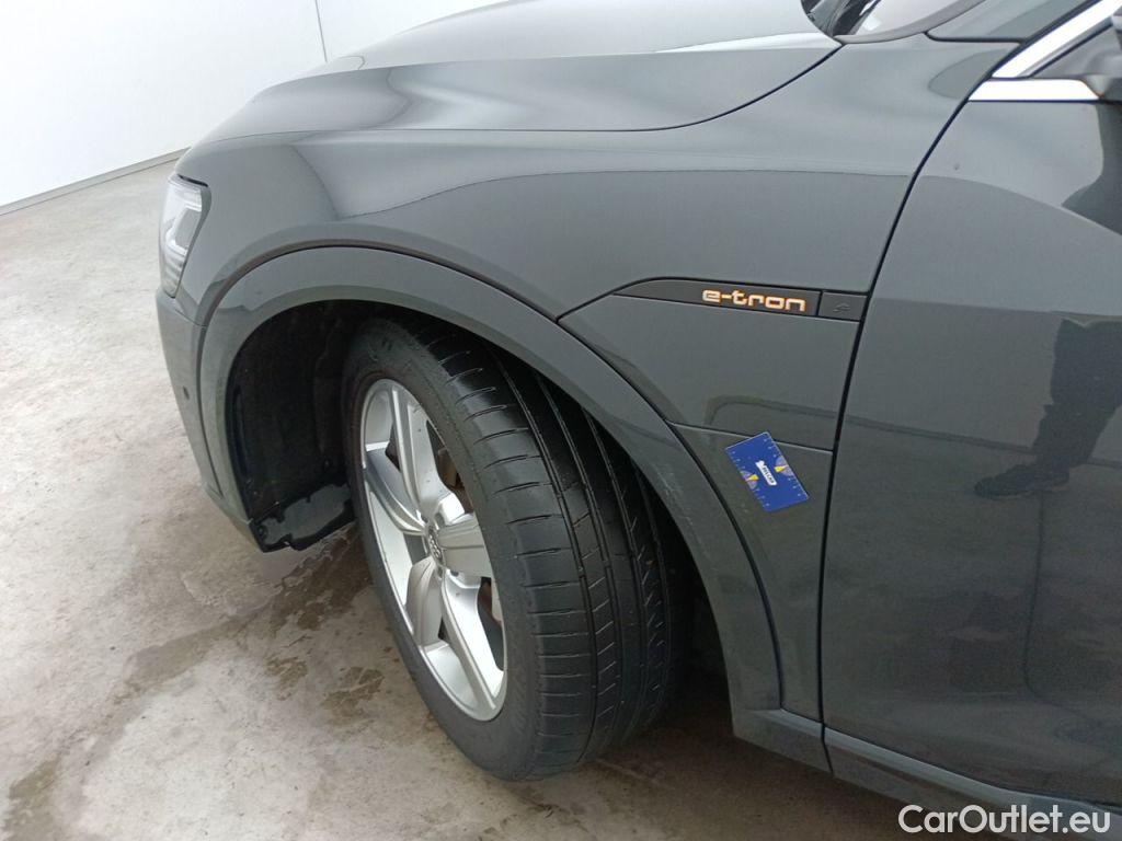Audi  E-TRON Audi  55 Quattro Advanced 5d #52