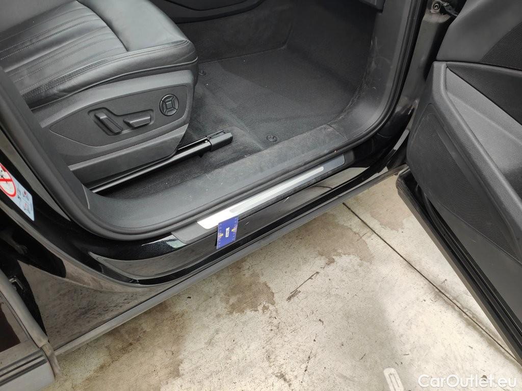 Audi  E-TRON Audi  50 Quattro 5d #19