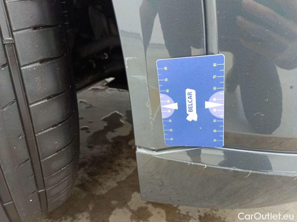 Audi  E-TRON Audi  55 Quattro Advanced 5d #31