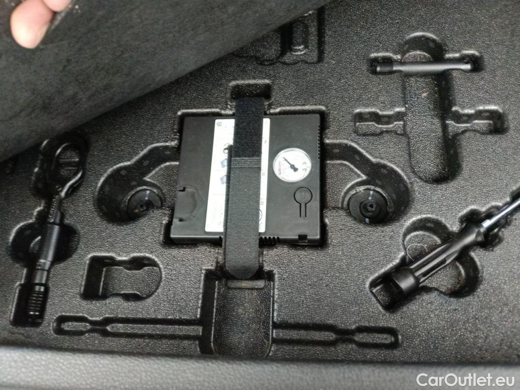 Audi  Q3 Audi  35 TDI S tronic Advanced Business Editio 5d #15