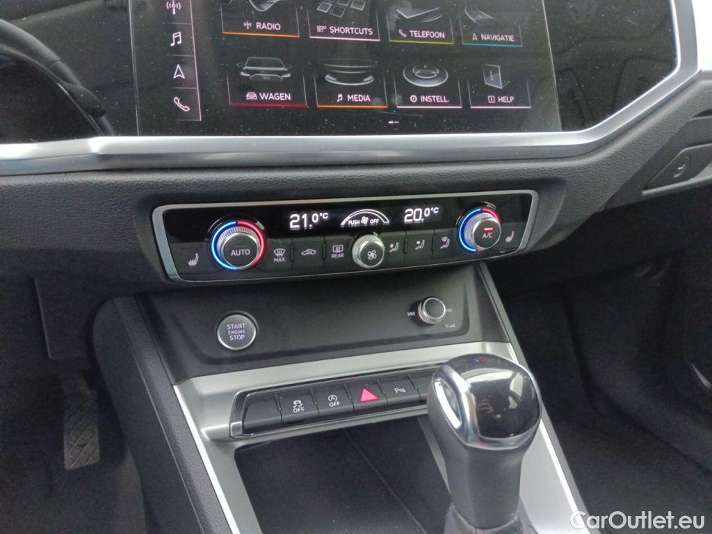 Audi  Q3 Audi  35 TDI S tronic Advanced Business Editio 5d #25