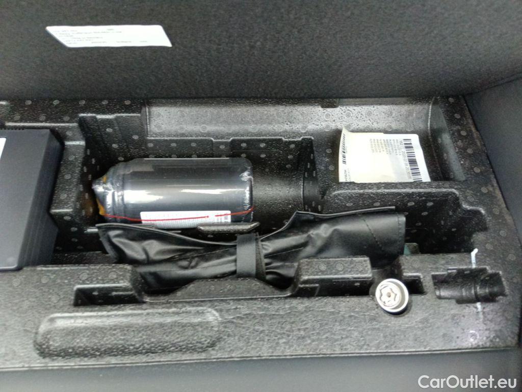 Audi  E-TRON Audi  55 Quattro Advanced 5d #18