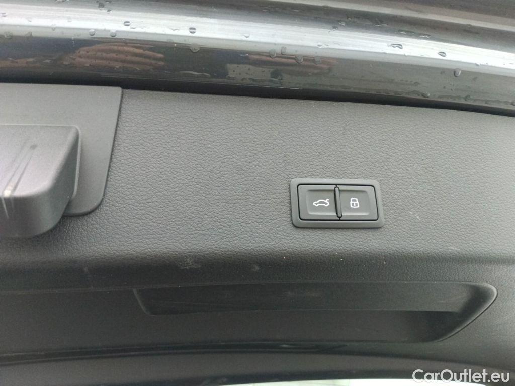 Audi  E-TRON Audi  55 Quattro Advanced 5d #46