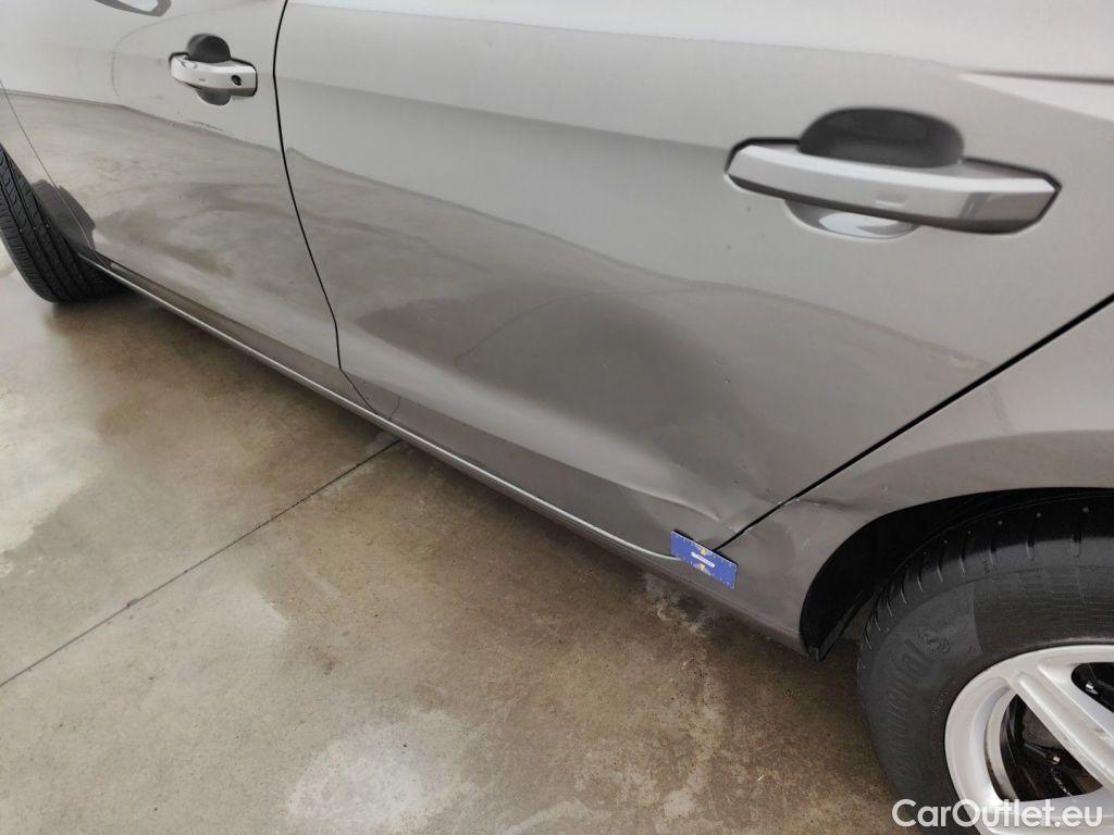 Audi  A4 Audi  Avant 2.0 30 TDi 100kW S tronic Business Ed 5d #38