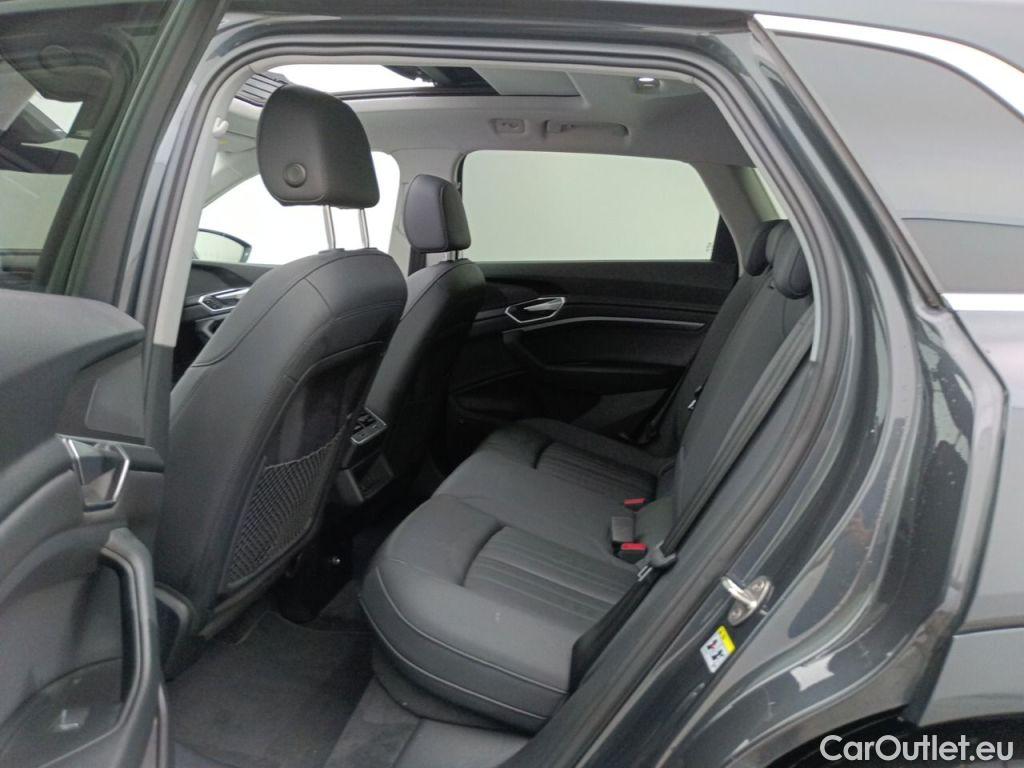 Audi  E-TRON Audi  55 Quattro Advanced 5d #10