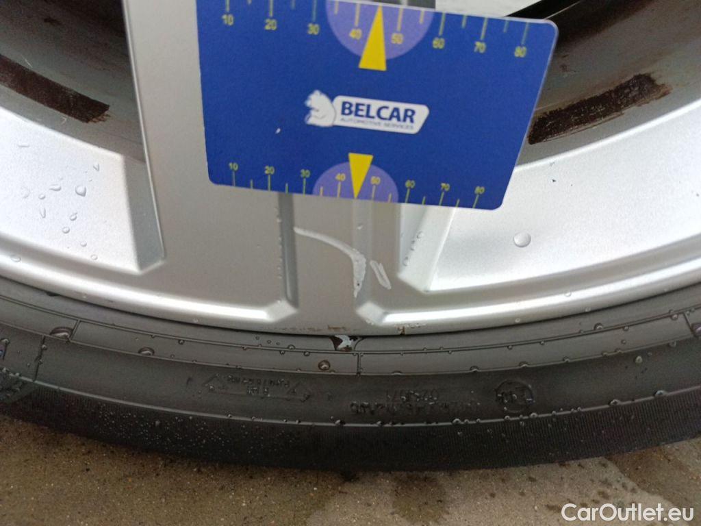 Audi  E-TRON Audi  55 Quattro Advanced 5d #33