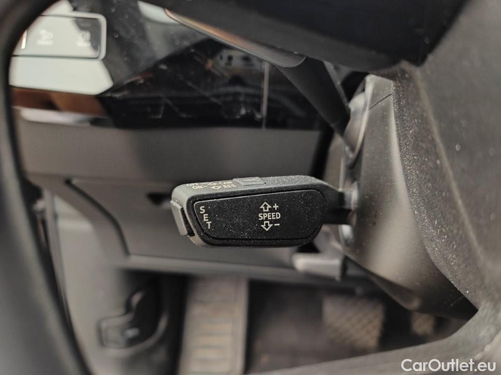 Audi  E-TRON Audi  50 Quattro 5d #25