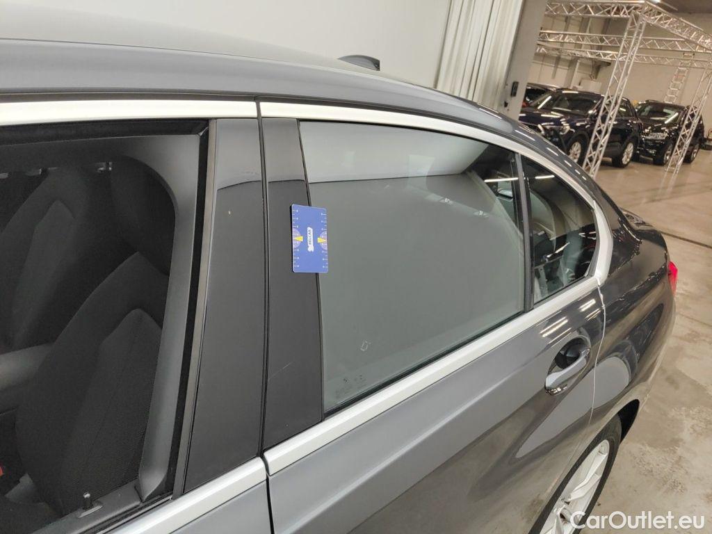 Bmw  Serie 3 BMW 3 Reeks Berline 320e (150 kW) 4d #37