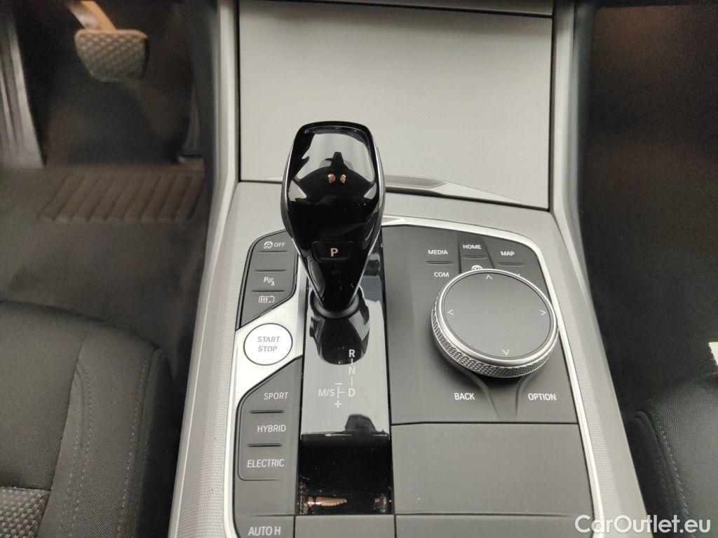 Bmw  Serie 3 BMW 3 Reeks Berline 320e (150 kW) 4d #24