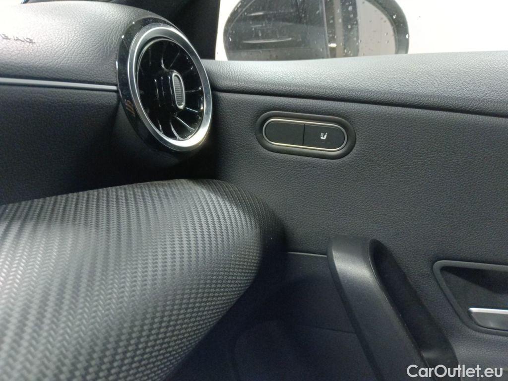 Mercedes  CLA-Klasse Mercedes-Benz CLA Shooting Brake CLA 180 d Business Solution Aut. 5d #24