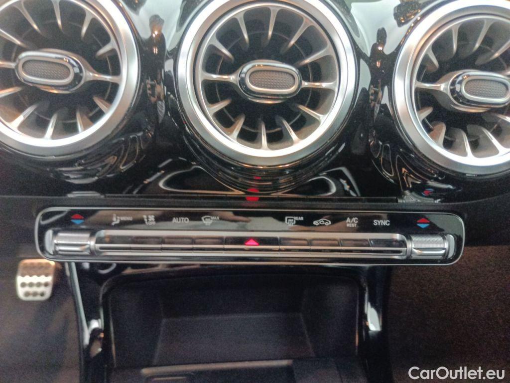 Mercedes  CLA-Klasse MERCEDES CLASSE CLA SHOOTING BREAK DIESEL (X118) CLA 180 d Business Solution 5d #34