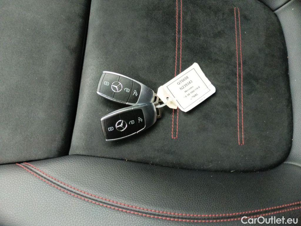 Mercedes  CLA-Klasse MERCEDES CLASSE CLA SHOOTING BREAK DIESEL (X118) CLA 180 d Business Solution 5d #4