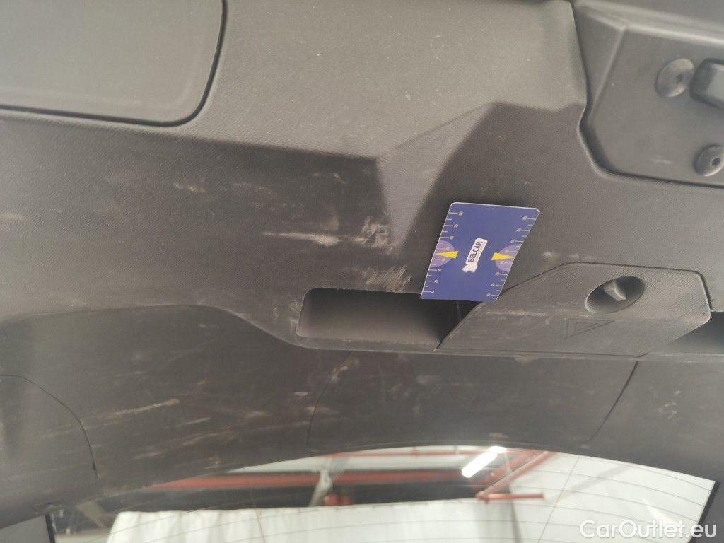 Peugeot  3008 Peugeot  1.5 BlueHDi 96kW S&S Active Pack 5d #76